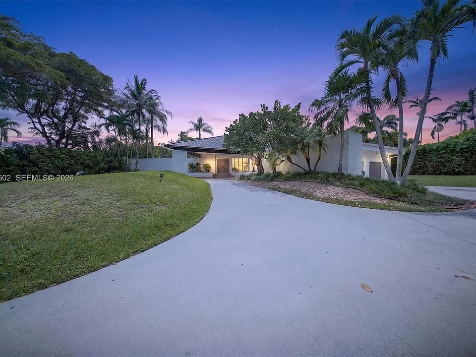 8925 SW 102nd Ter