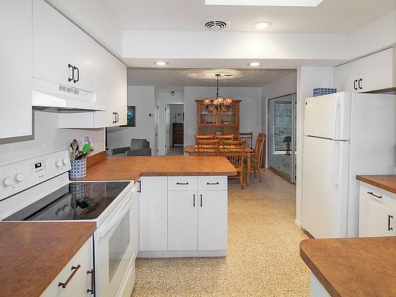 4th image of 333 Park Lane Dr #333