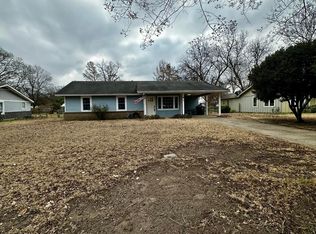 325 Sycamore St, Leland, MS 38756