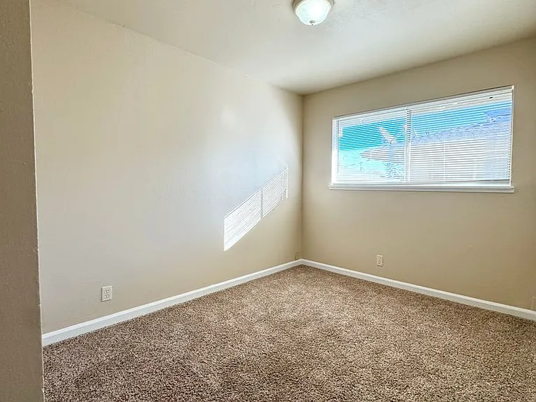 1060 South St — Photo 10