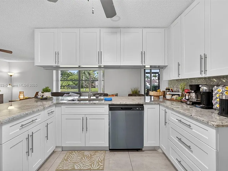 100 Miramar Ave — Photo 12