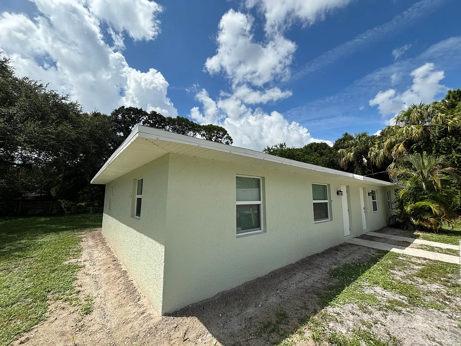 2 bed, 1.0 bath, 800 sqft, $1,900 — Photo 2