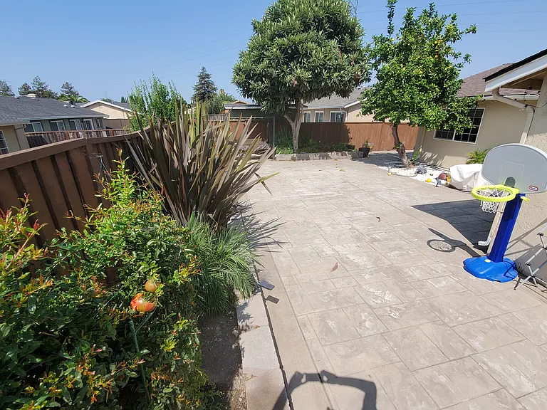 1421 Four Oaks Rd — Photo 6