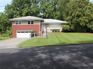 10 Stern Dr, Newburgh, NY 12550