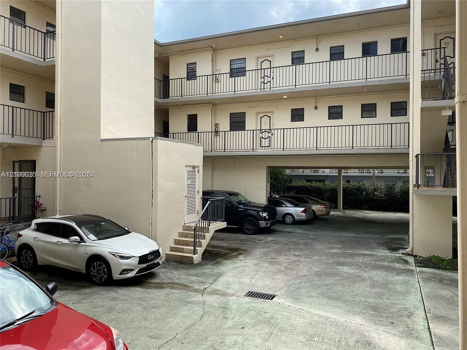 Eastview Villas Condo Sou — Photo 3
