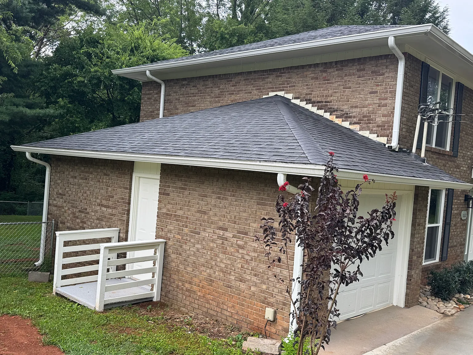 2 bed, 1.5 bath, 1100 sqft, $1,750 — Photo 3