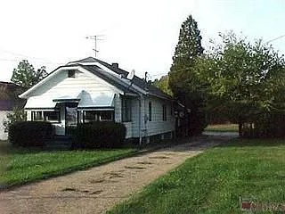 534 Belvedere Ave NE photo 1