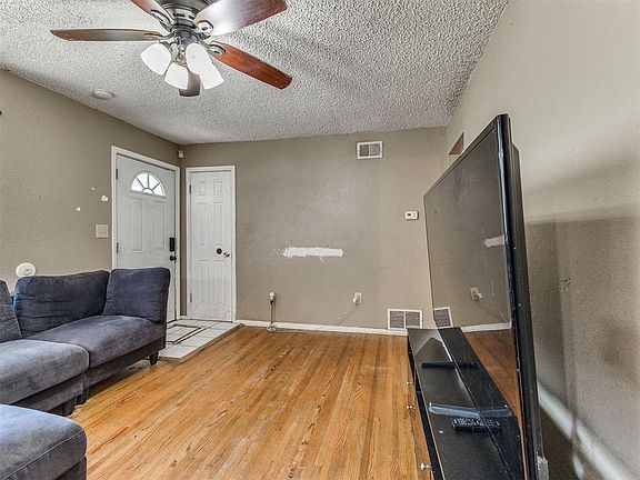 5th image of 6242 N Cheyenne Ave