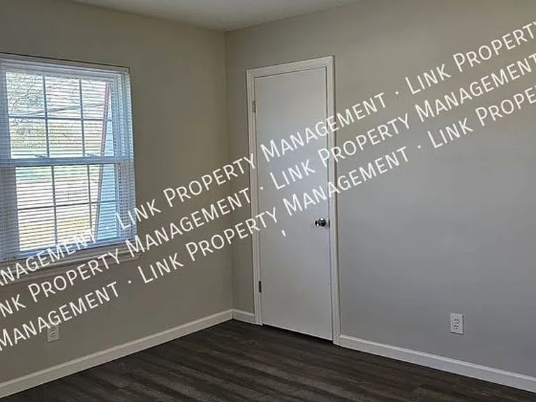 1638 Keeble St — Photo 13