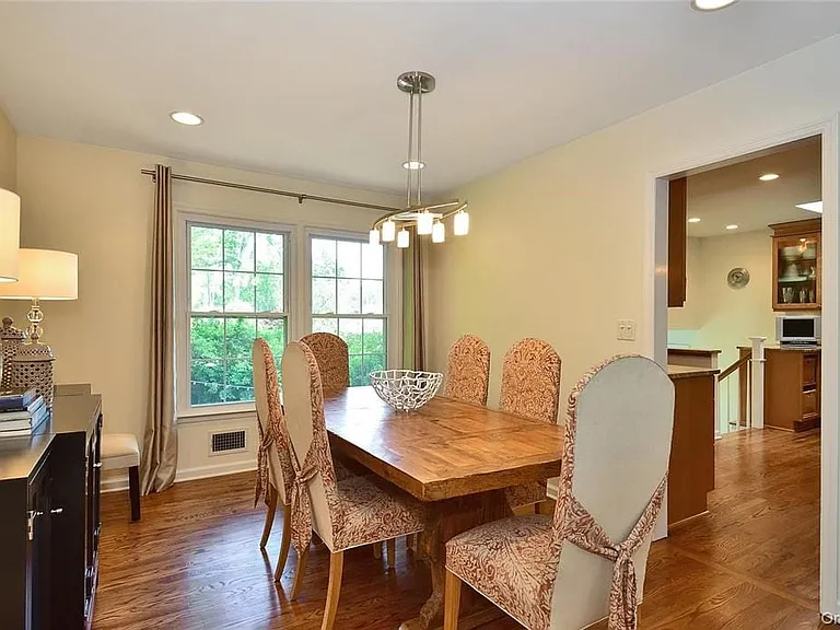 9 Franklin Ave — Photo 13