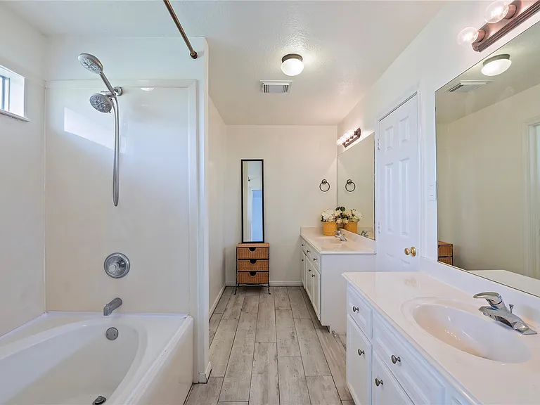 2060 Glencove Dr — Photo 19