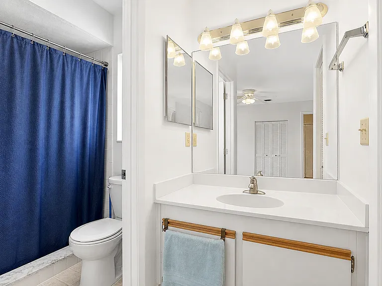 2593 S Park Ave — Photo 14