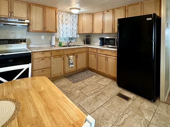 3rd image of 351 N Meridian Dr #55