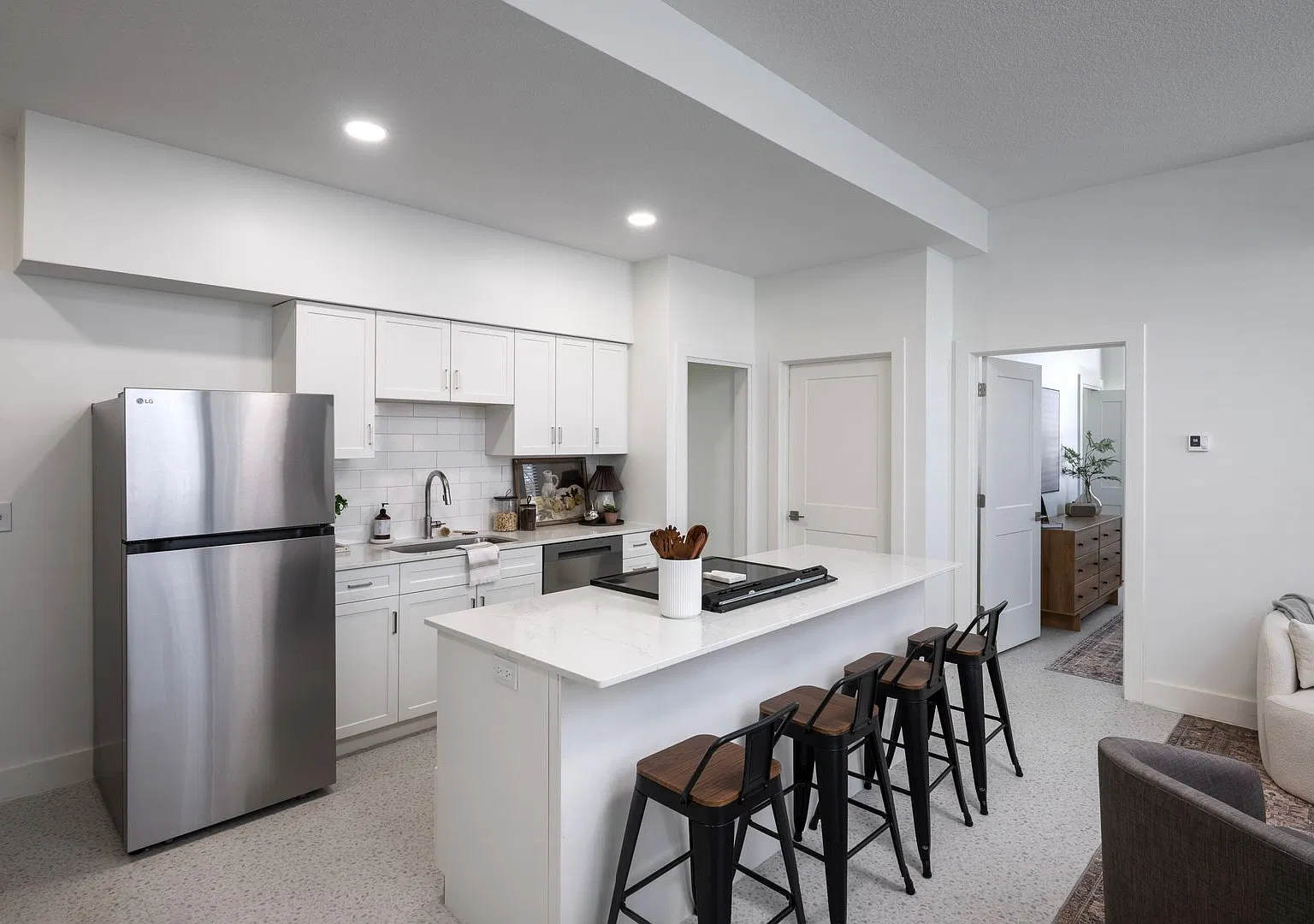 St Joseph Apartments — Photo 2