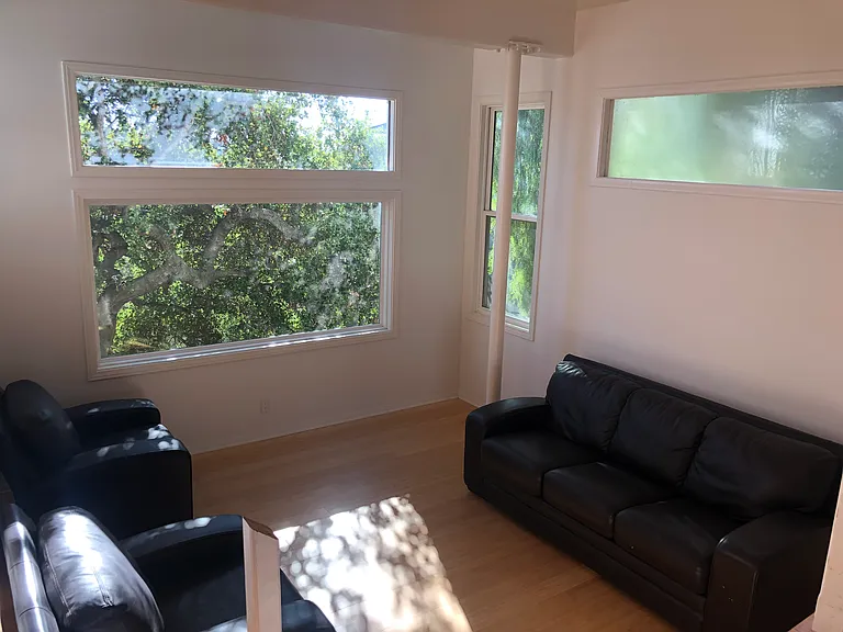 937 Roble Ln — Photo 9