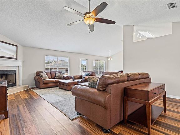 4th image of 3080 Plantation Dr W