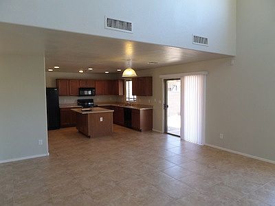 4th image of 1126 W Desert Basin Dr