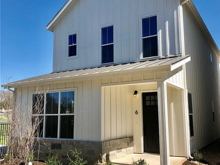 2624 Metcalfe Rd #6 — Photo 1