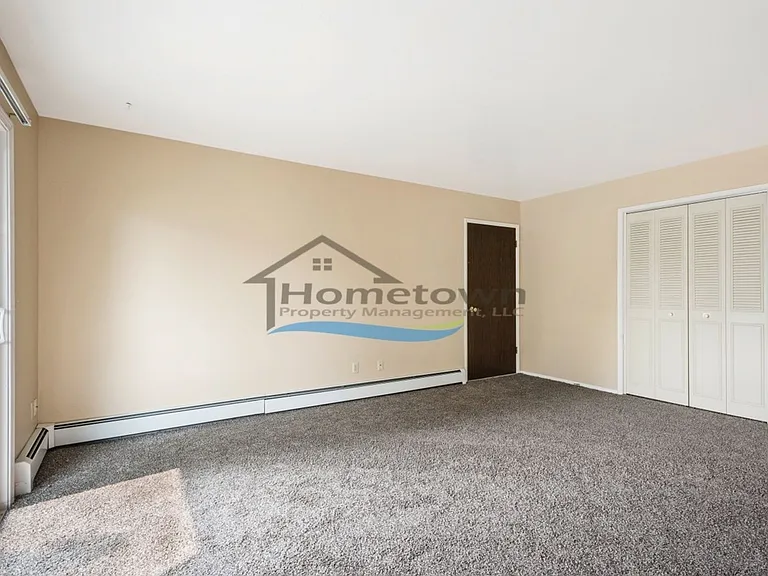 2432 & 2433 E Stowe Ct — Photo 25