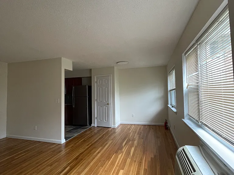 53 Sheridan Ave #2D — Photo 4