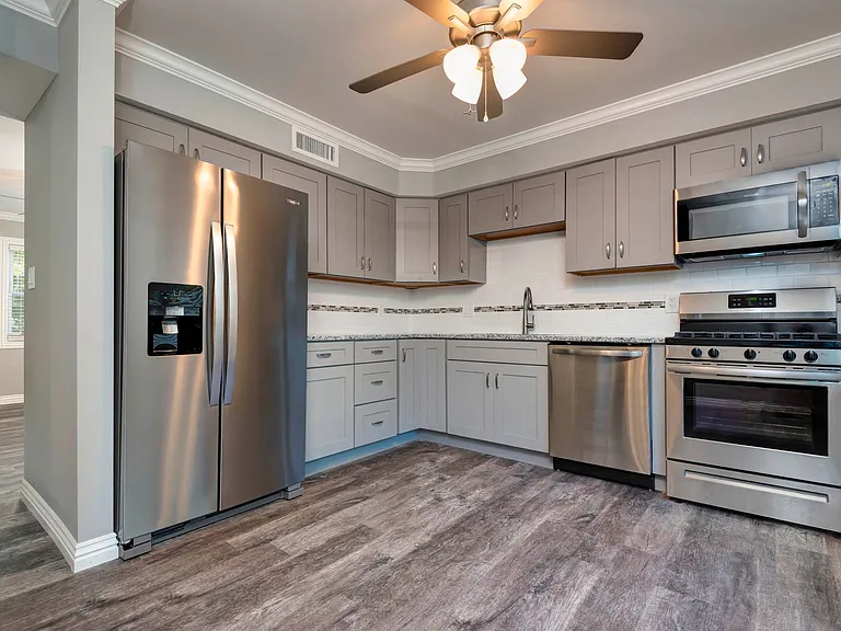 Forest Park Townhomes — Photo 22