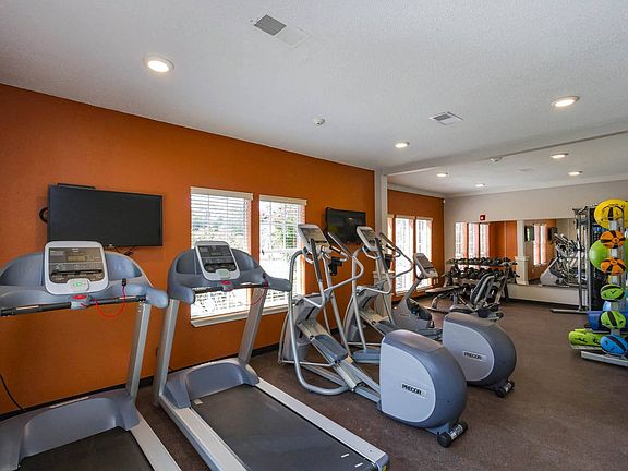 5th image of 614 N Water Ave #3131048