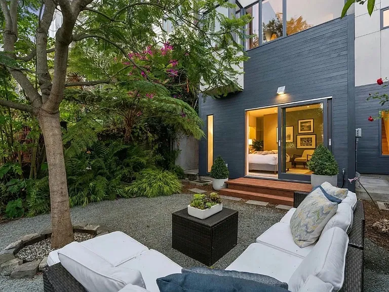 365 Douglass St — Photo 16