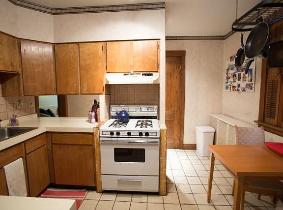 5th image of 1406 W Cornelia Ave #1