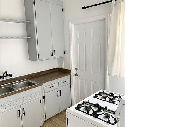 4th image of 3415 S Bronson Ave APT 3