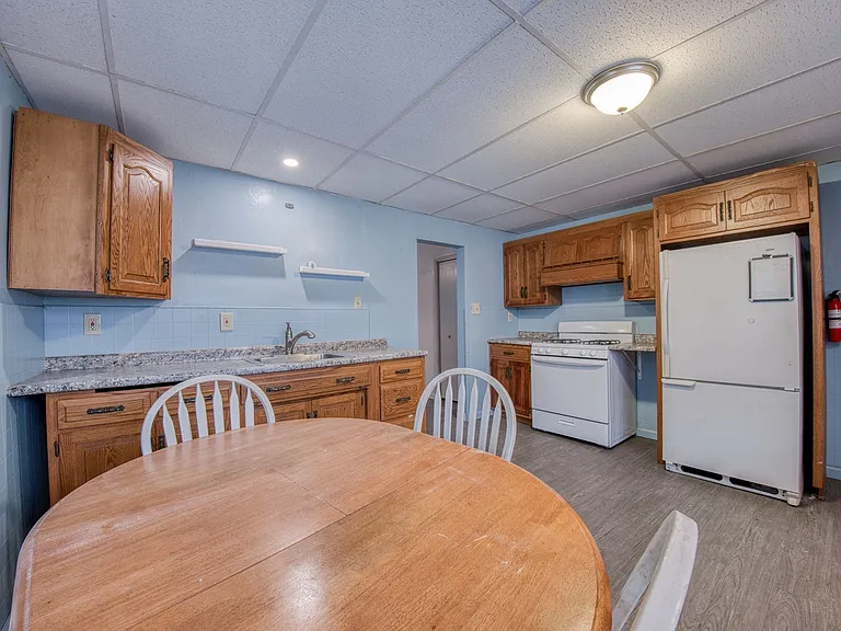 126 Railroad St #128 — Photo 31