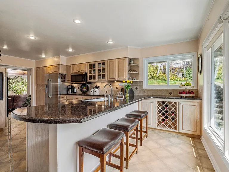 525 Mesa St — Photo 12