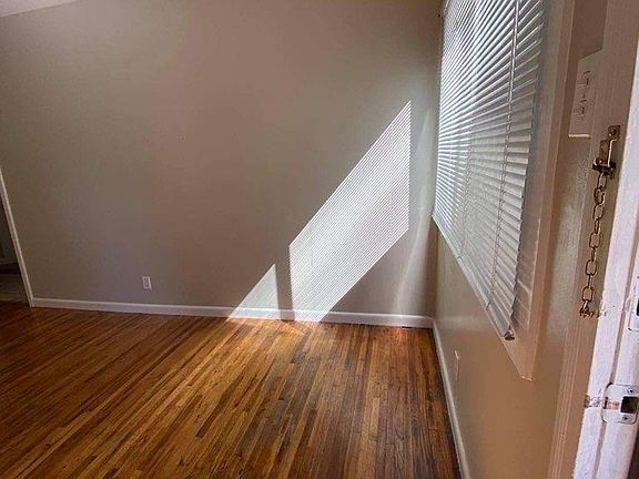 2nd image of 373 E Roosevelt Ave