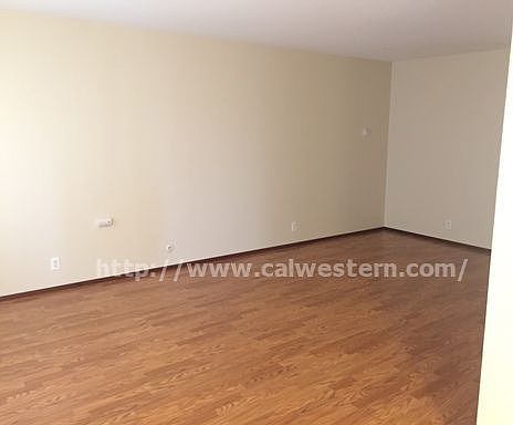 2nd image of 984 Keltner Ave APT 2