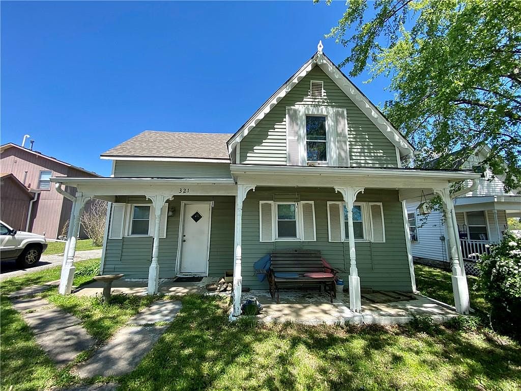 321 E 4th St Tonganoxie KS 66086 MLS 2438794 Zillow   6e84531d3e3b0391d1edaeb0d2bbdc2b Cc Ft 1536 