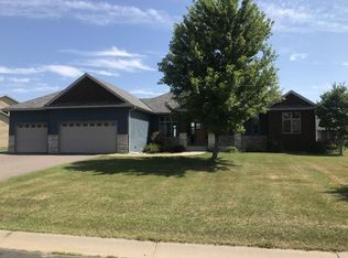 2714 225th Ln NW, Oak Grove, MN 55005
