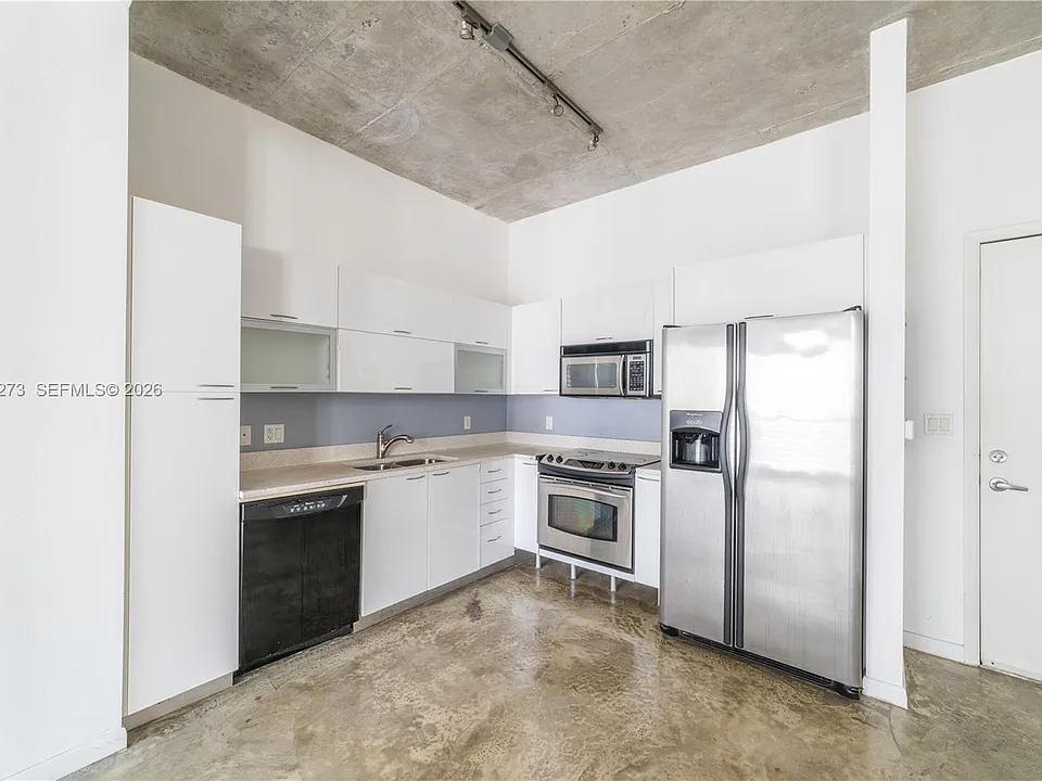 234 NE 3rd St #305