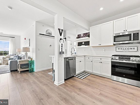 4th image of 16352 River View Ct