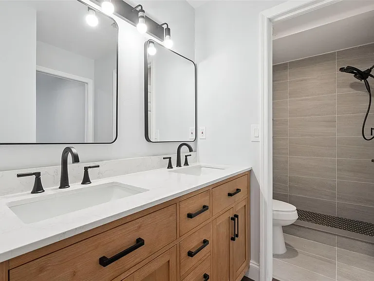 530 Hunter Cir — Photo 20