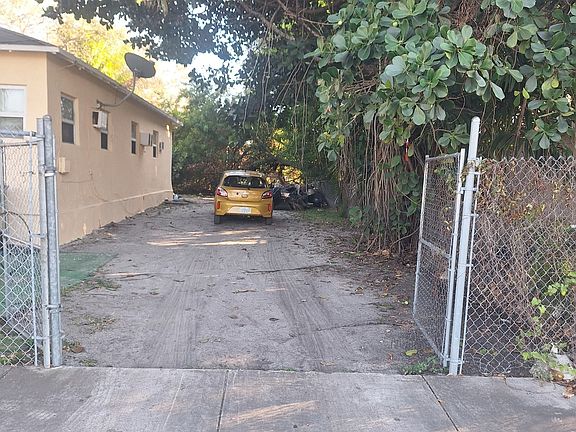 3rd image of 2524 NW 51st Ter