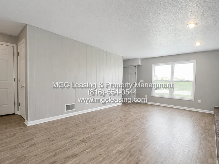 10211-10213 E 78th St — Photo 11