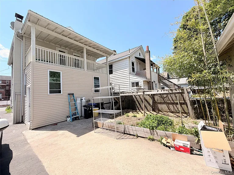 60 Hammond St — Photo 18