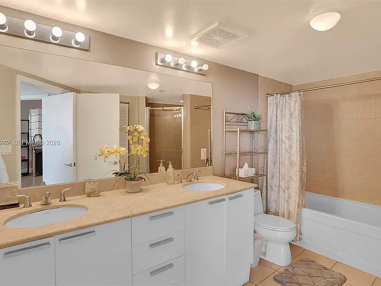 16699 Collins Ave #1410 — Photo 19