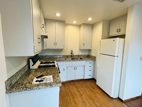 2nd image of 1931 31st St #B