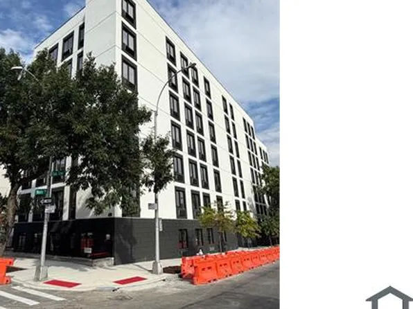 2 Wade Sq, Bronx, NY 10457