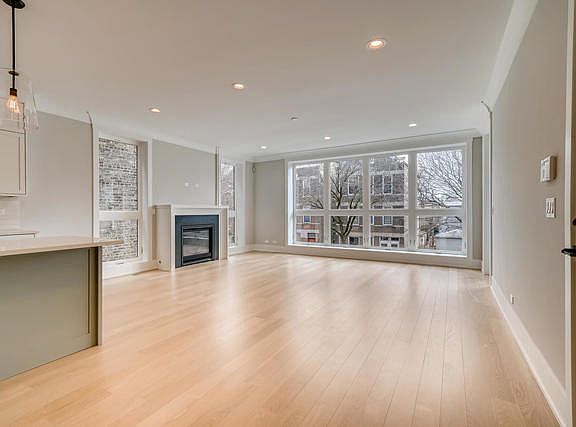 2nd image of 2240 W Medill Ave #2
