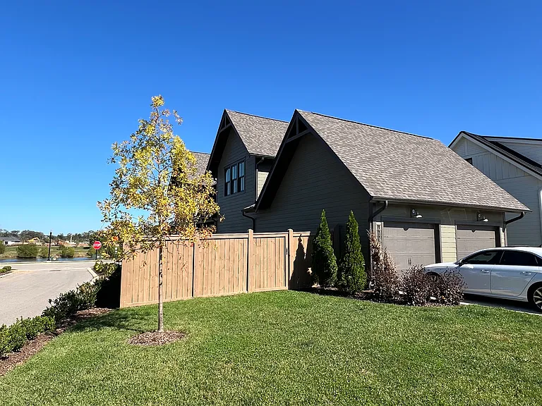 413 Marston Ave — Photo 19