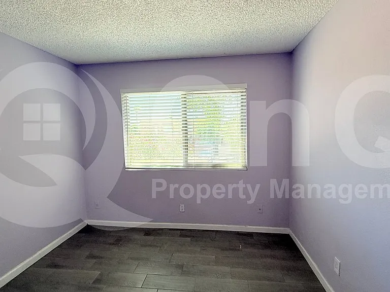 1442 N 53rd Dr — Photo 15