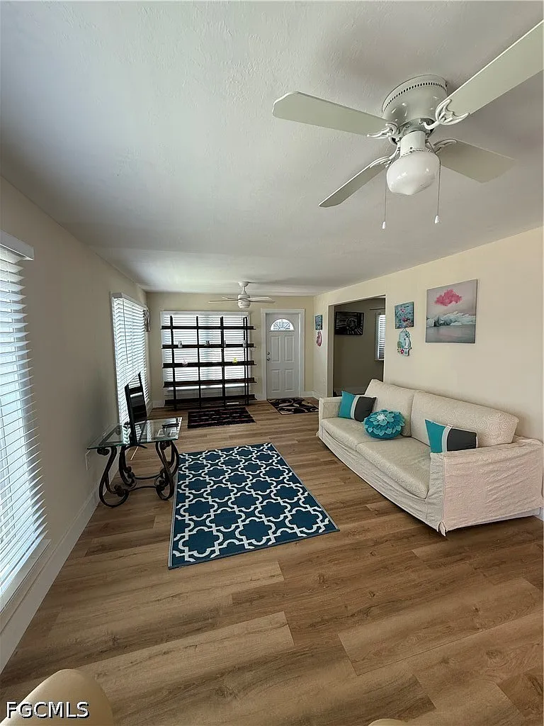 2 bed, 2.0 bath, 950 sqft, $1,850 — Photo 4