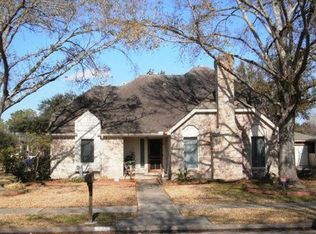 303 Swords Bnd, Stafford, TX 77477