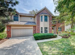 2482 Wentworth Ln, Aurora, IL 60502